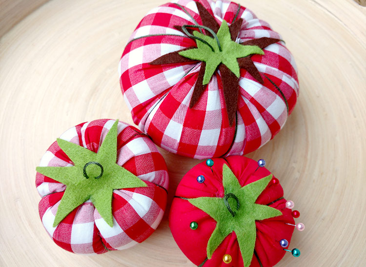 Make Your Own Classic Tomato Pin Cushion